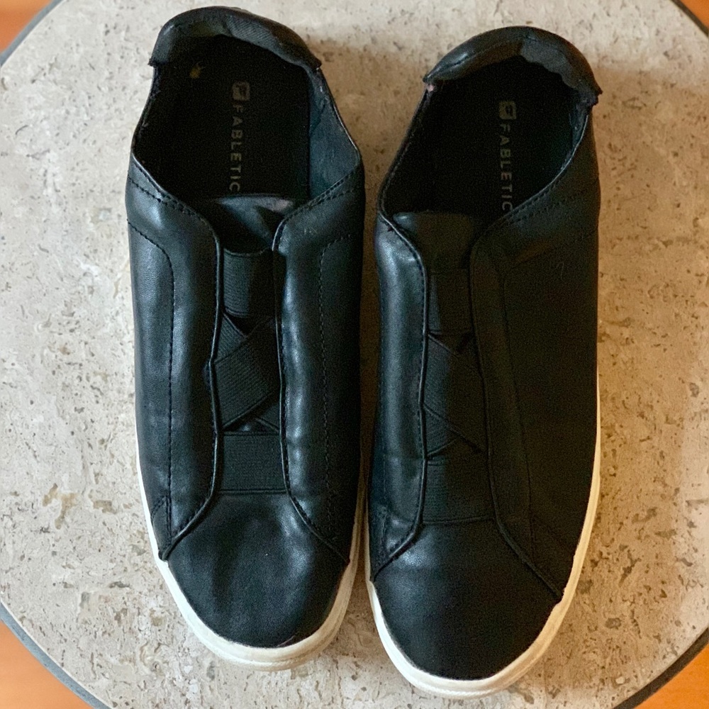 ⚡️⬇️⚡️ FABLETICS Slip-on “leather” Tennis Shoe - Picture 2 of 5